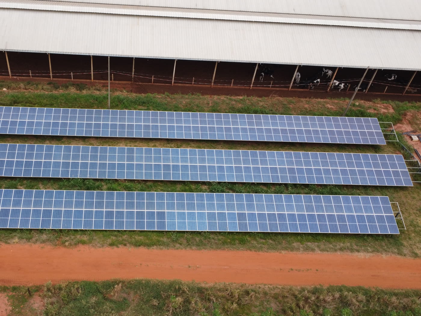 Sistema solar híbrido com bateria: vale a pena em 2026?